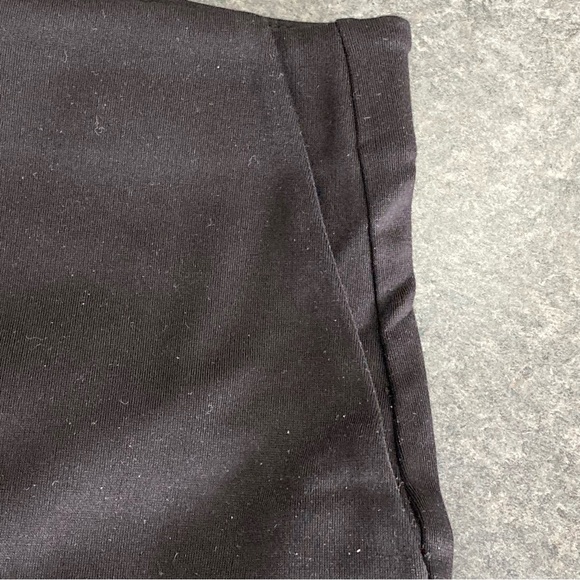 Hue Size Large Black Seamed Luxe Ponte Skimmer Inseam 27 NWT - Picture 7 of 9